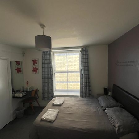 Hampton Hotel & Restaurant Ландриндод Уелс Екстериор снимка