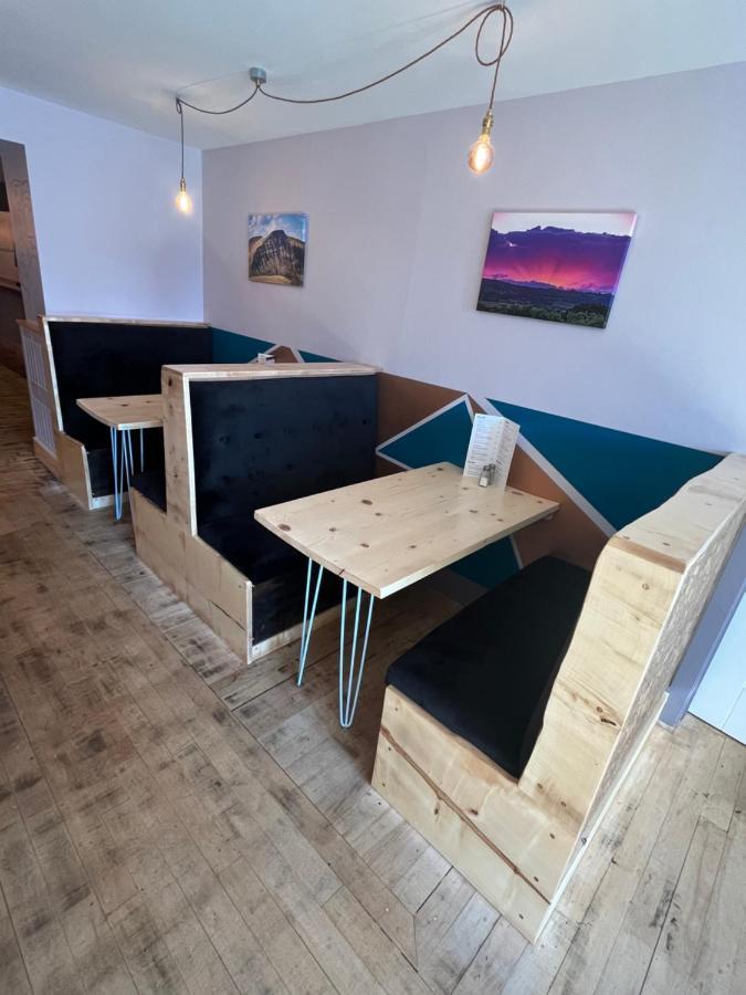 Hampton Hotel & Restaurant Ландриндод Уелс Екстериор снимка