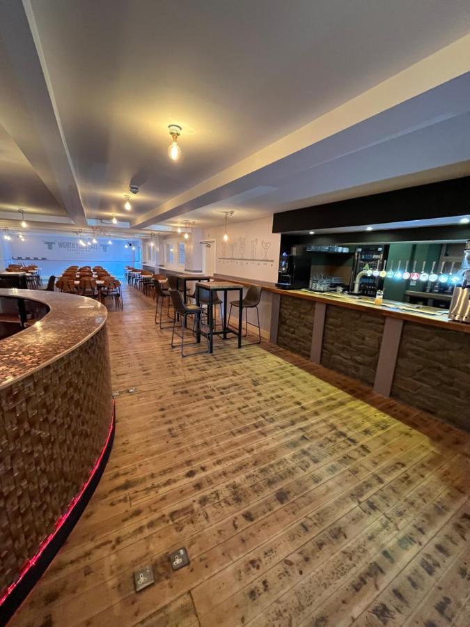 Hampton Hotel & Restaurant Ландриндод Уелс Екстериор снимка