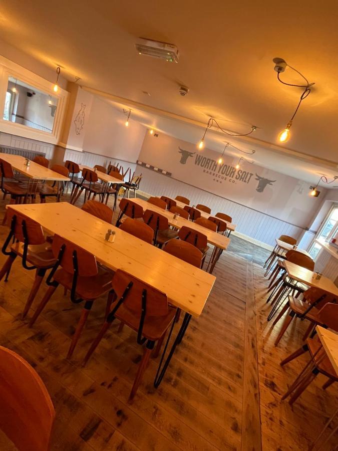 Hampton Hotel & Restaurant Ландриндод Уелс Екстериор снимка