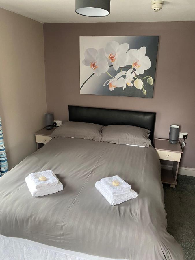 Hampton Hotel & Restaurant Ландриндод Уелс Екстериор снимка