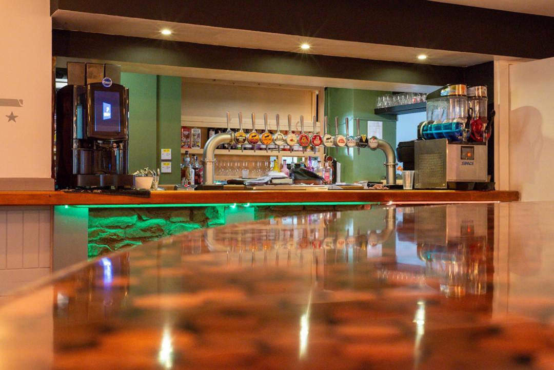 Hampton Hotel & Restaurant Ландриндод Уелс Екстериор снимка