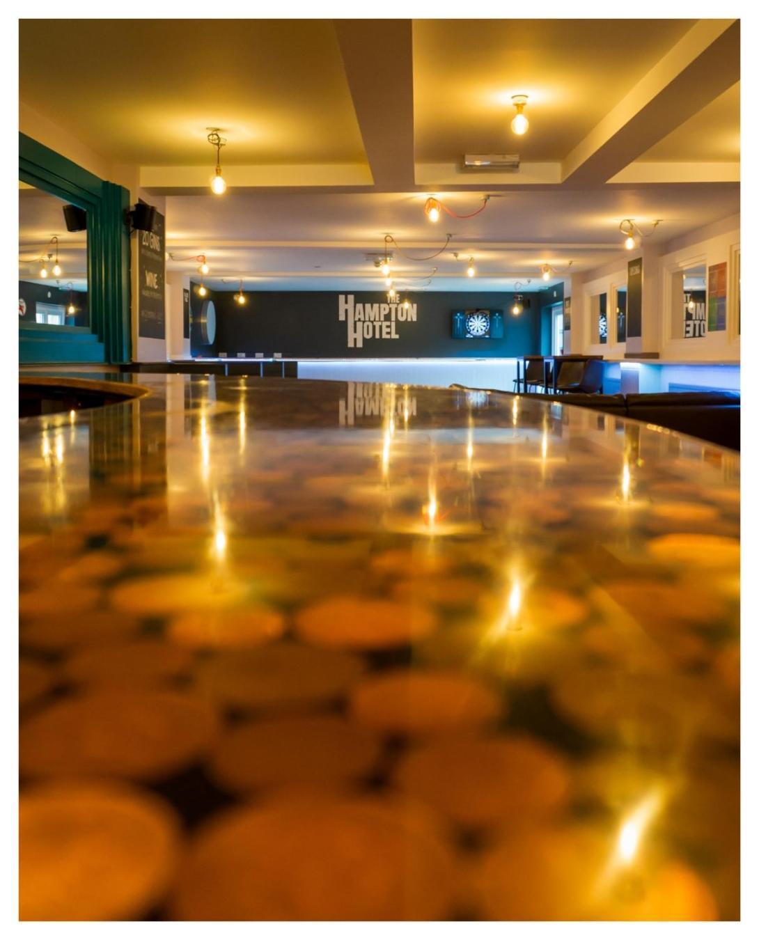 Hampton Hotel & Restaurant Ландриндод Уелс Екстериор снимка