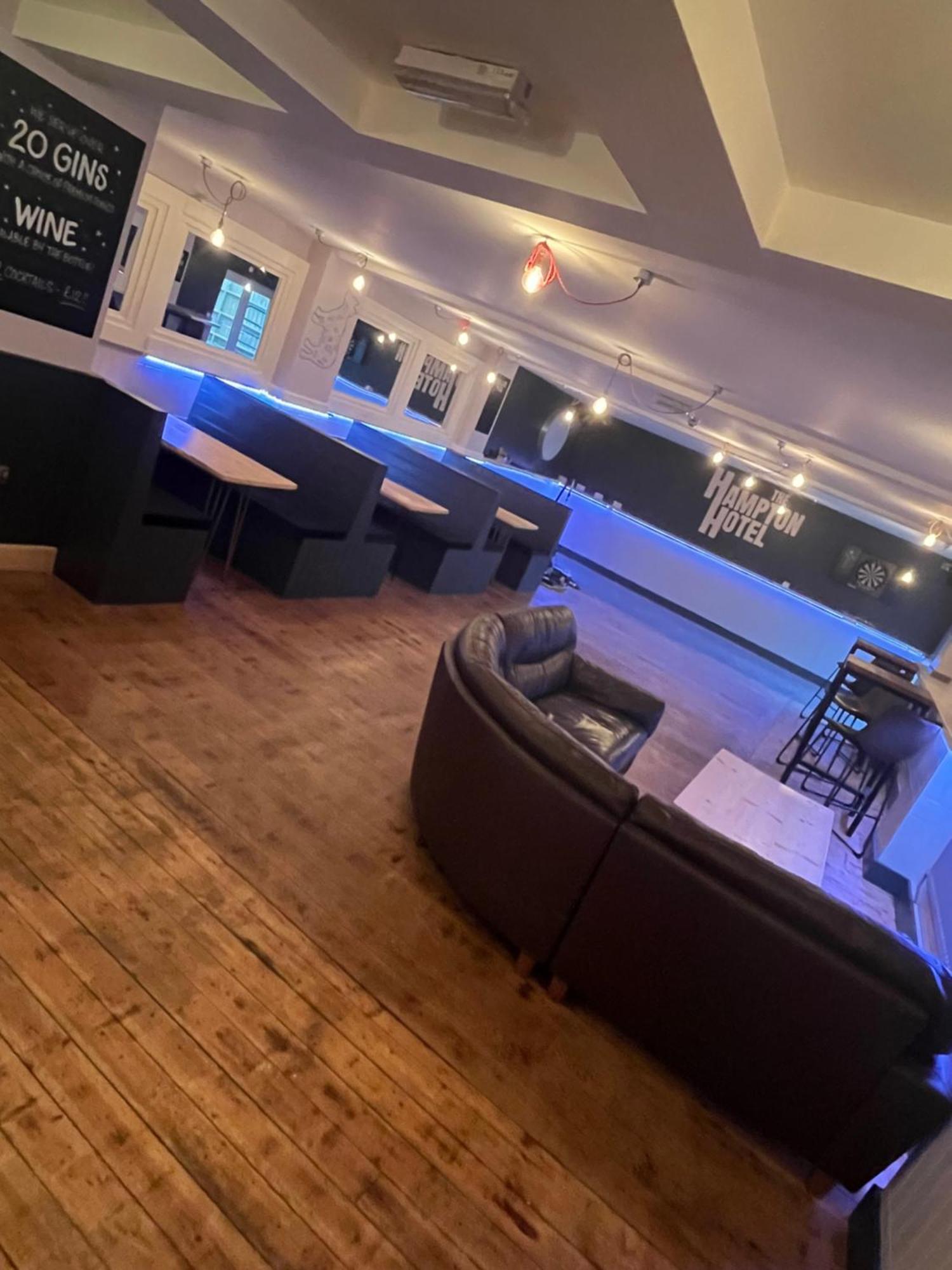 Hampton Hotel & Restaurant Ландриндод Уелс Екстериор снимка