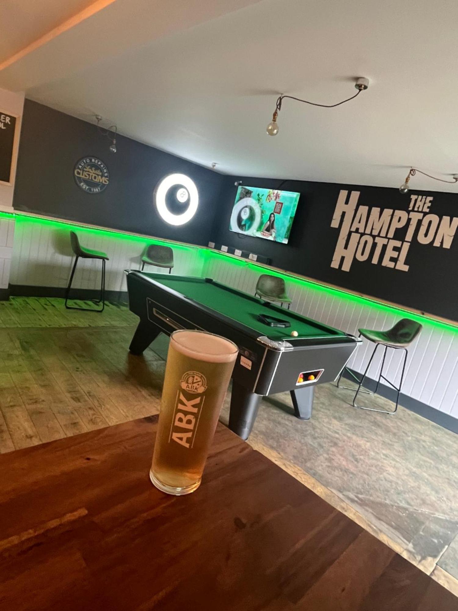 Hampton Hotel & Restaurant Ландриндод Уелс Екстериор снимка