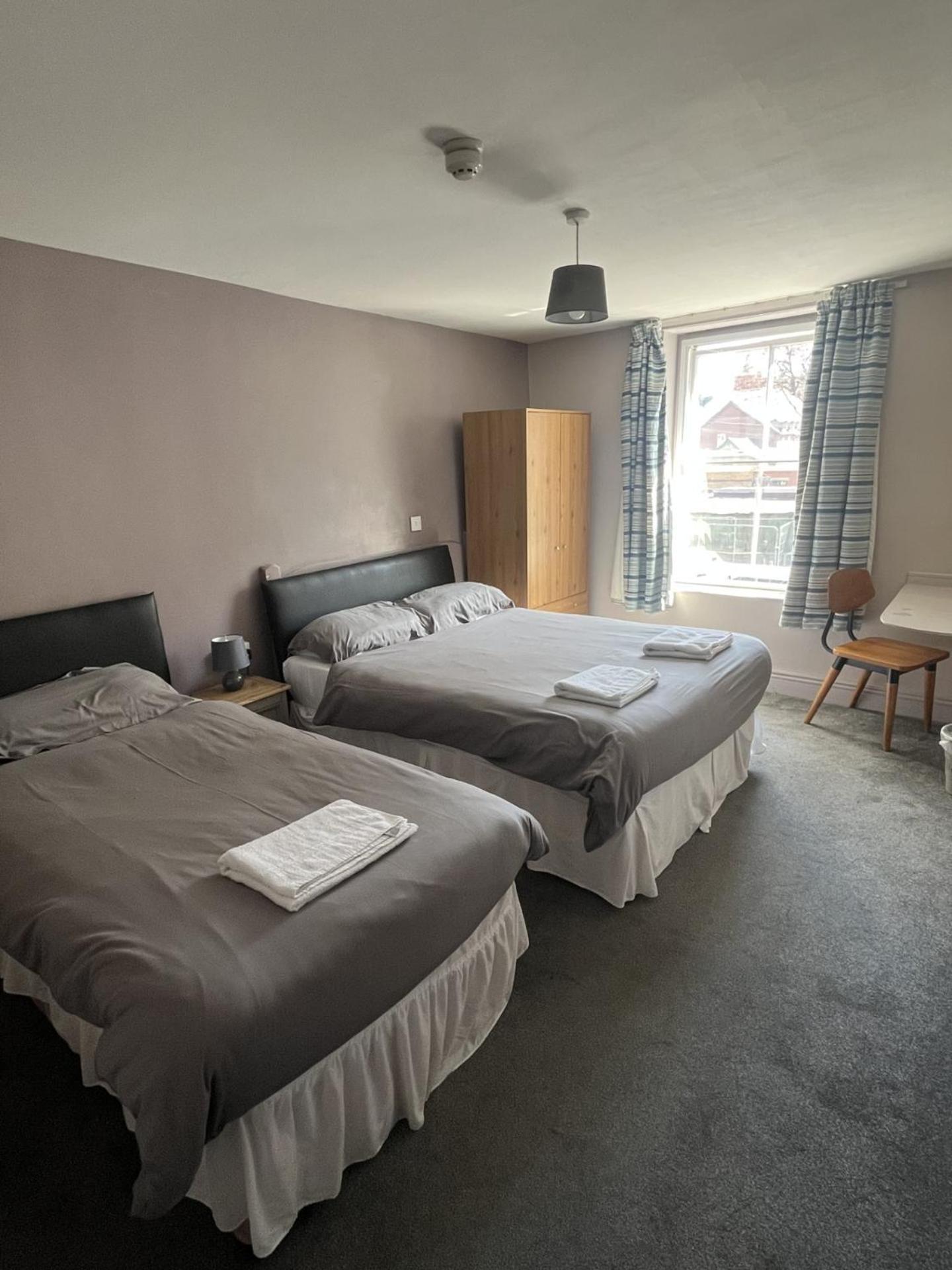 Hampton Hotel & Restaurant Ландриндод Уелс Екстериор снимка